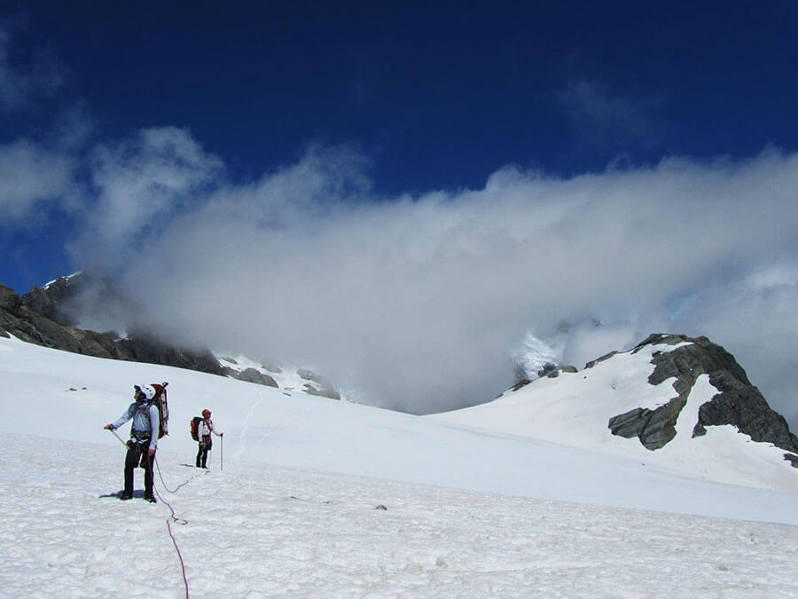 Climbing up towards Satan's Saddle, moments before yet another whiteout hit.